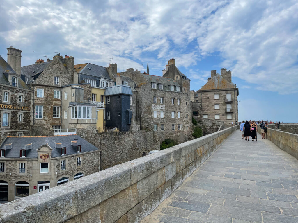 Saint Malo auf der Stadtmauer