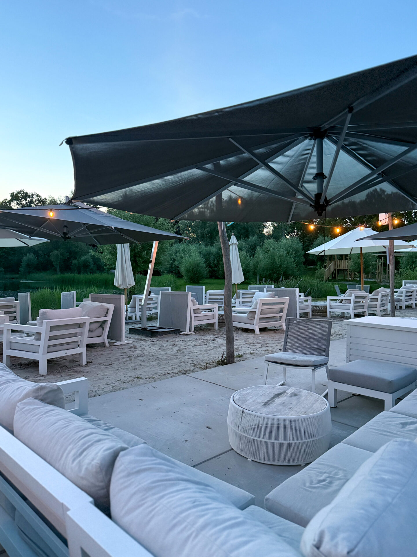 Landal Klein Oisterwijk Beachbar am Abend